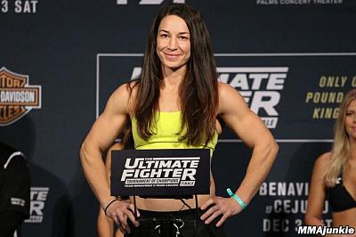 Взвешивание The Ultimate Fighter 24 Finale